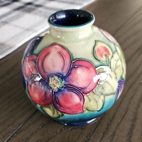 Floral Pottery Vase with Vibrant Colors "Walter Moorcroft" - Vintage - Picture 3 of 12